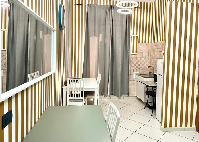 Colosseum Star 招待所 *